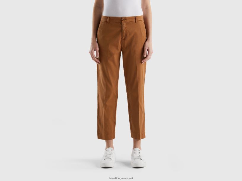 cropped chinos από ελαστικό βαμβάκι J8TLD4070 Benetton γυναίκες μπεζ