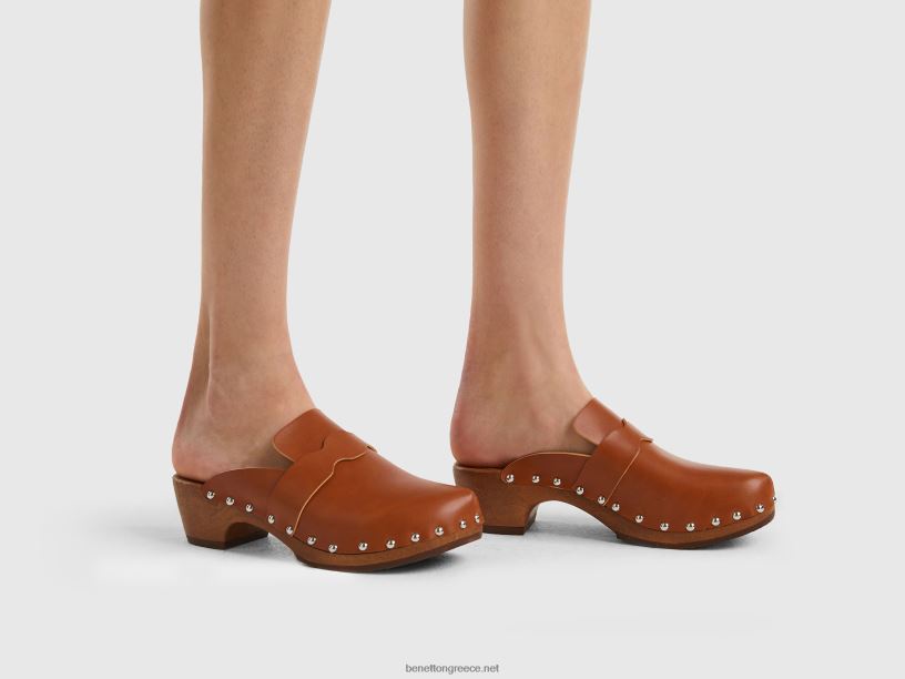 τσόκαρα με καρφιά J8TLD799 Benetton γυναίκες καμήλα