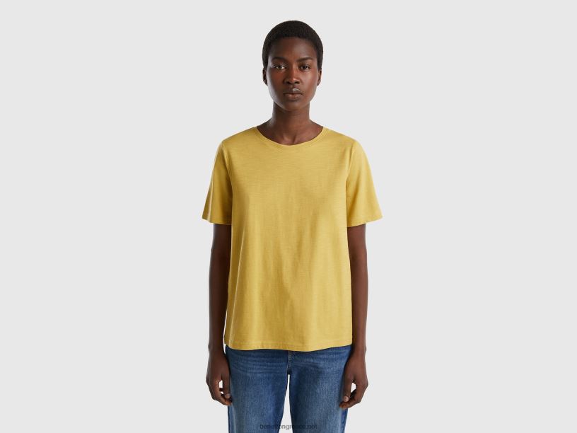 T-shirt με λαιμόκοψη από βαμβάκι J8TLD3873 Benetton γυναίκες μουστάρδα