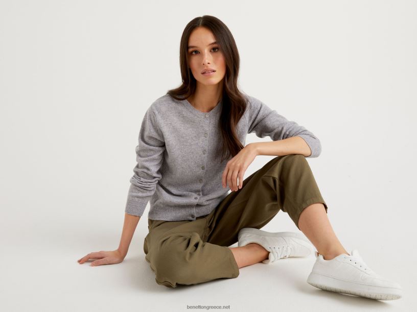 ανοιχτό γκρι ζακέτα με λαιμόκοψη από καθαρό μαλλί μερινό J8TLD182 Benetton γυναίκες ανοιχτό γκρι