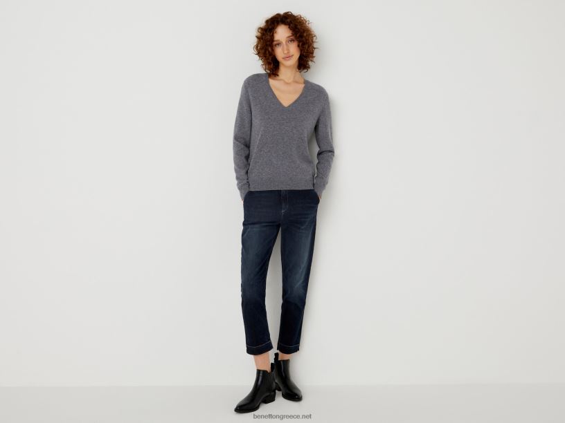 γκρι πουλόβερ με λαιμόκοψη σε αγνό μαλλί μερινό J8TLD3696 Benetton γυναίκες γκρί