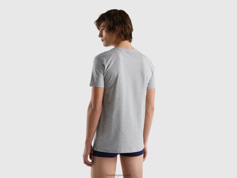 μακρύ βαμβακερό μπλουζάκι από ίνες J8TLD4686 Benetton άνδρες ανοιχτό γκρι