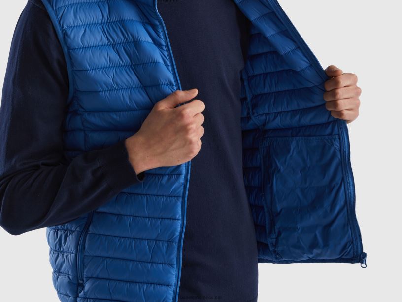 αμάνικο puffer jacket με ανακυκλωμένη βάτα J8TLD4424 Benetton άνδρες γαλάζιο