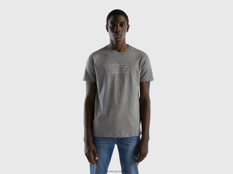 μπλουζάκι με στάμπα από βαμβακερές μακριές ίνες J8TLD4469 Benetton άνδρες σκούρο γκρίζο