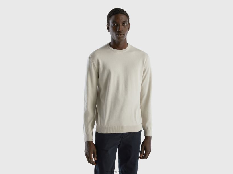 Πουλόβερ με λαιμόκοψη από 100% βαμβάκι J8TLD4402 Benetton άνδρες άσπρο