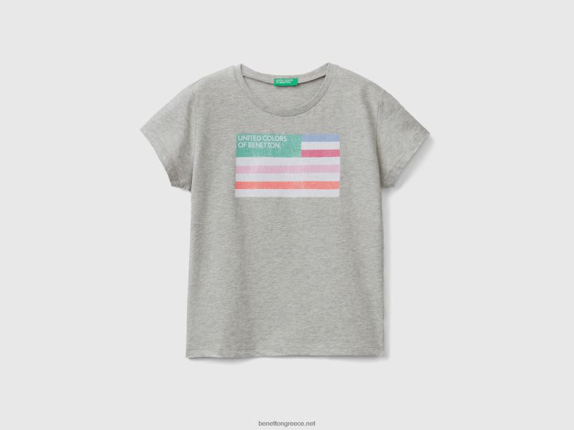 μπλουζάκι με glittery λογότυπο από οργανικό βαμβάκι J8TLD5293 Benetton παιδιά ανοιχτό γκρι