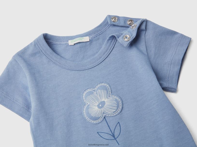 μπλουζάκι με μπάλωμα και στάμπα J8TLD5828 Benetton παιδιά μπλε της αεροπορίας